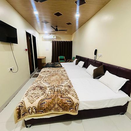 Hotel Shri Shiv Ganga Bhakt Niwas à Ujjain Extérieur photo