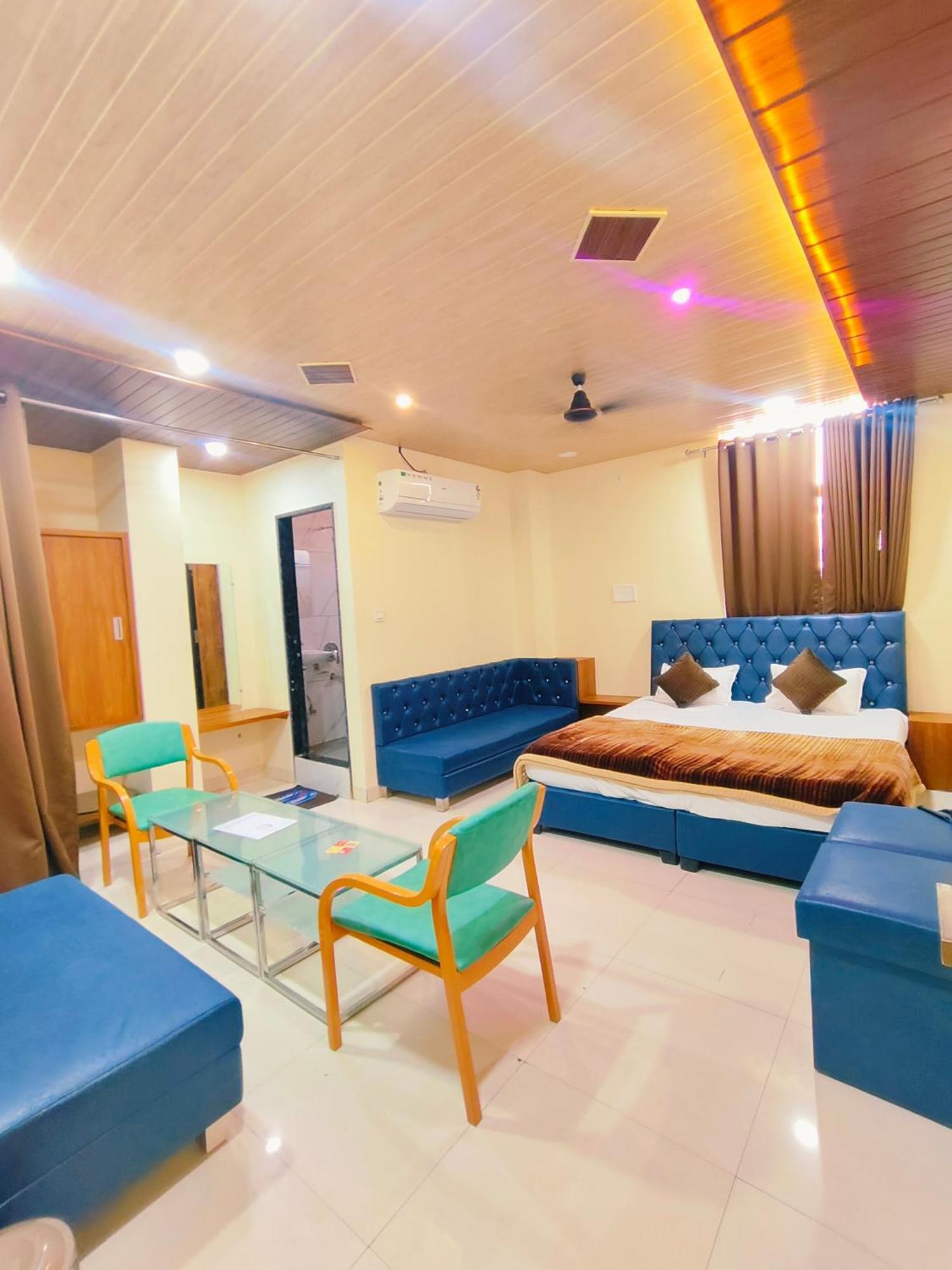 Hotel Shri Shiv Ganga Bhakt Niwas à Ujjain Extérieur photo