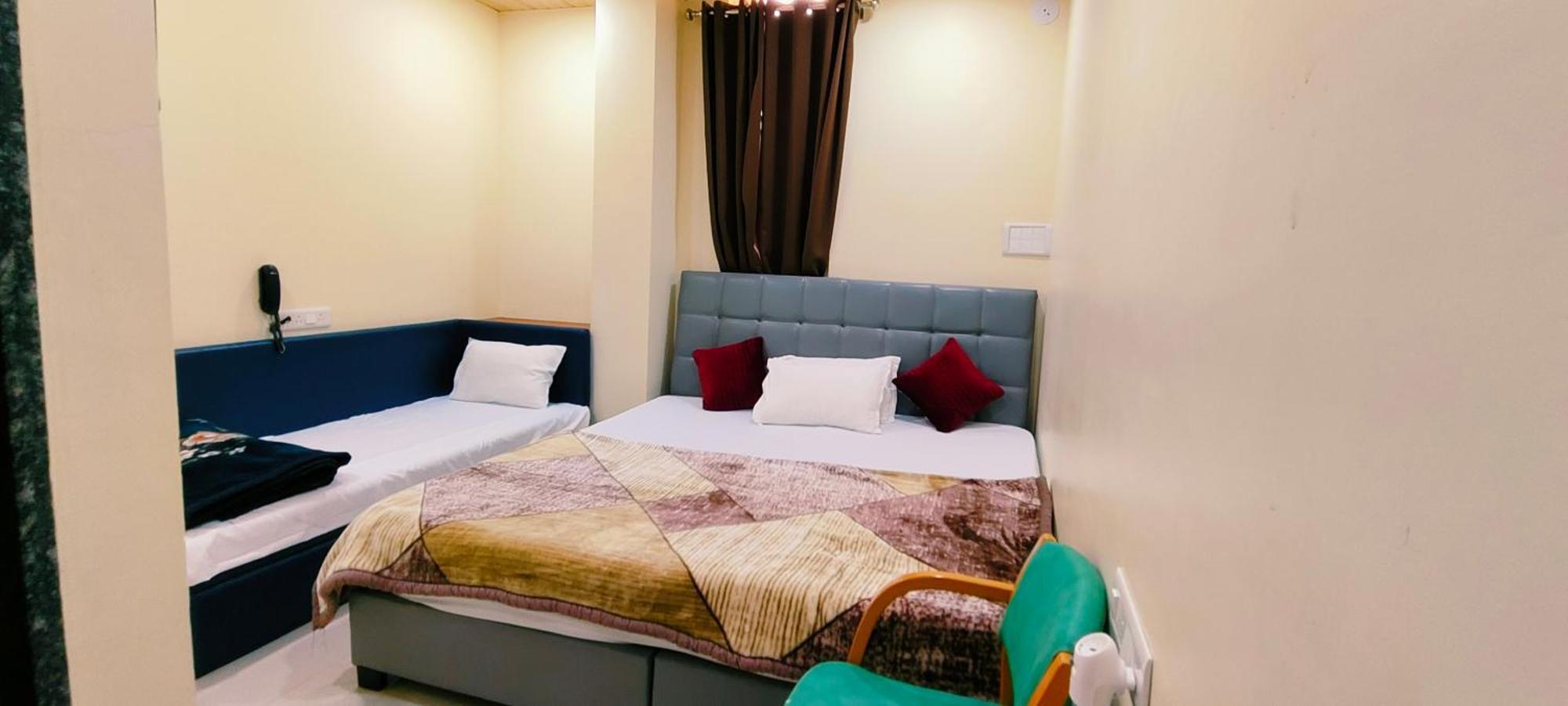 Hotel Shri Shiv Ganga Bhakt Niwas à Ujjain Extérieur photo