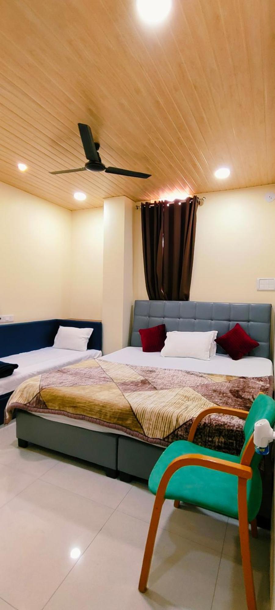 Hotel Shri Shiv Ganga Bhakt Niwas à Ujjain Extérieur photo
