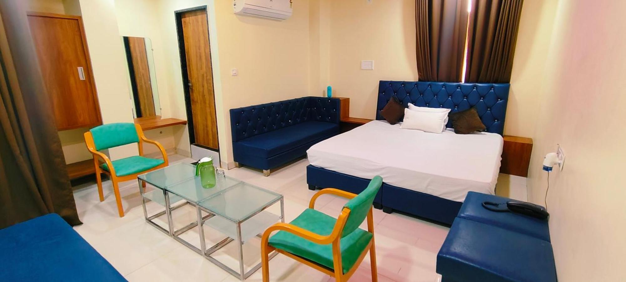 Hotel Shri Shiv Ganga Bhakt Niwas à Ujjain Extérieur photo