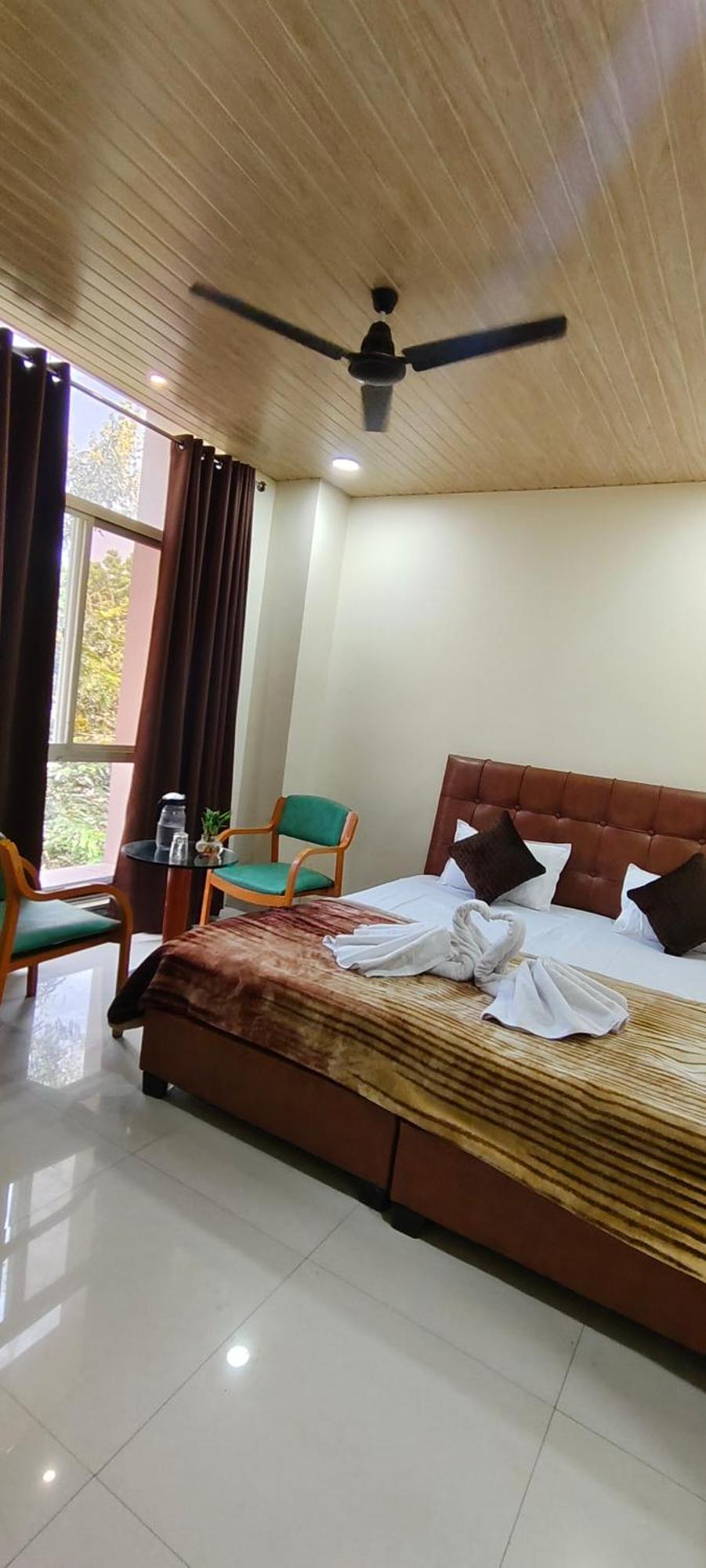 Hotel Shri Shiv Ganga Bhakt Niwas à Ujjain Extérieur photo