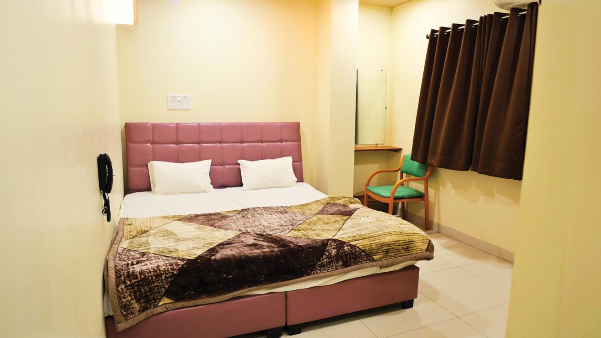Hotel Shri Shiv Ganga Bhakt Niwas à Ujjain Extérieur photo