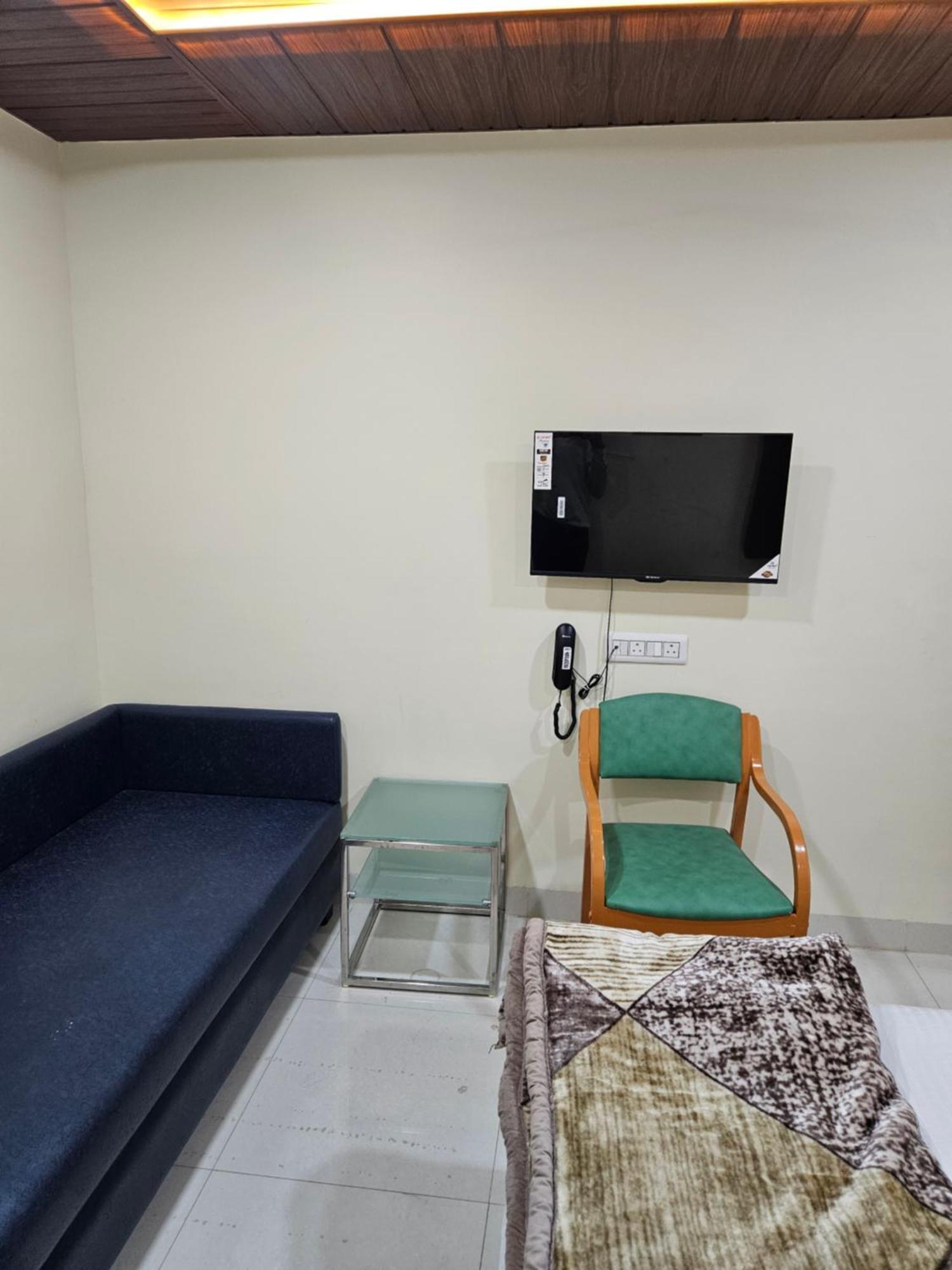 Hotel Shri Shiv Ganga Bhakt Niwas à Ujjain Extérieur photo