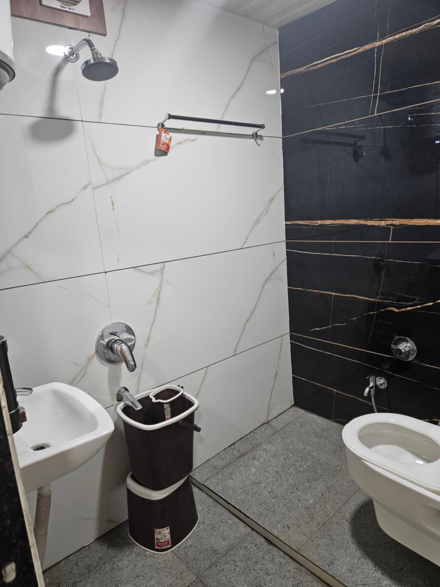 Hotel Shri Shiv Ganga Bhakt Niwas à Ujjain Extérieur photo