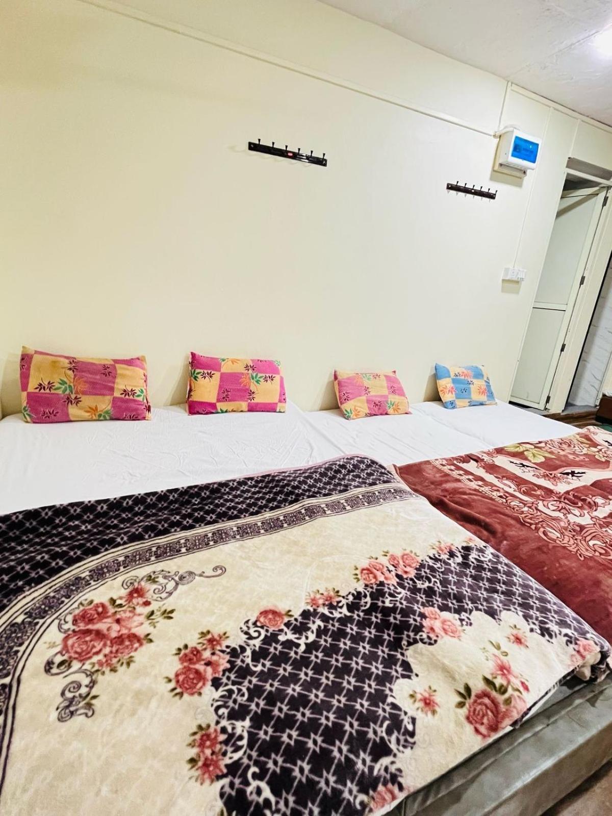 Hotel Shri Shiv Ganga Bhakt Niwas à Ujjain Extérieur photo